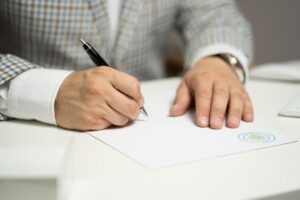 契約特典を利用した電気の比較方法は？