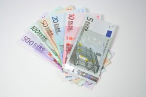 電気会社の現金還元特典はどのようなものがあるの？