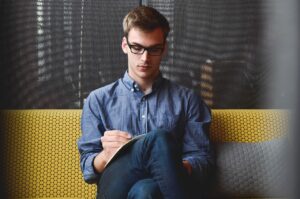 安い電力会社を選ぶ際に注意すべきポイントは？