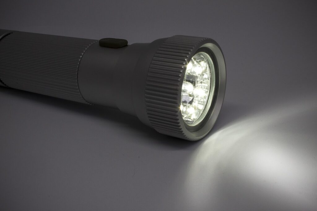 照明をLEDに替えて節約する方法は？