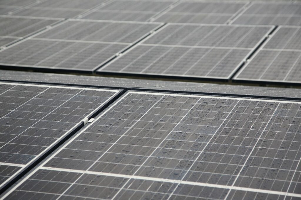 太陽光発電は本当に元が取れるのか？
