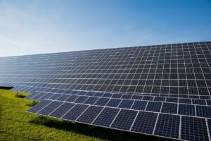 太陽光発電の初期費用はどれくらいかかる？